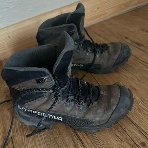 La Sportiva Núcleo High II